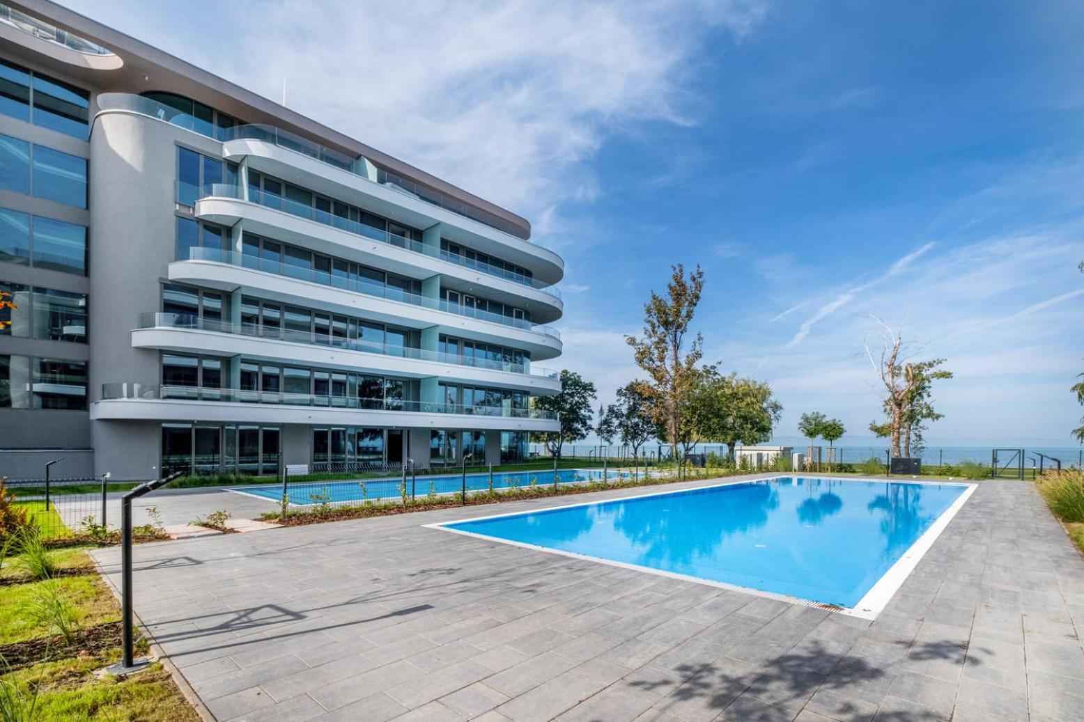 Myflat Wave Luxury 44 Suite Siófok Zewnętrze zdjęcie