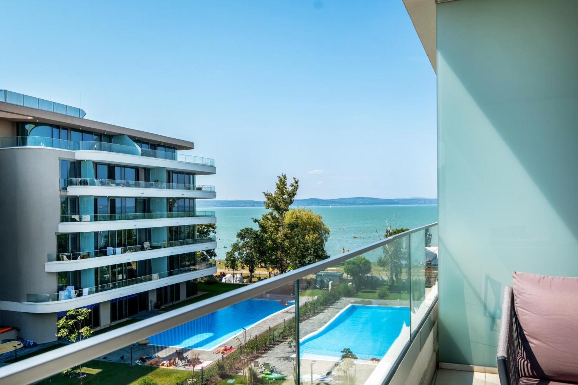 Myflat Wave Luxury 44 Suite Siófok Zewnętrze zdjęcie
